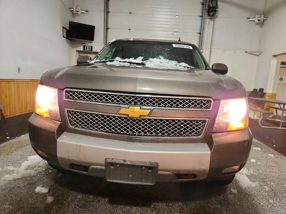 Продажа на аукционе авто 2013 Chevrolet Tahoe, vin: 1GNSKBE04DR369914, номер лота: 75642775