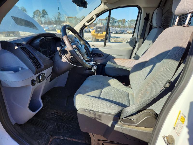 58230856 :رقم المزاد ، 1FTNE2YG1FKA43585 vin ، 2015 Ford Transit مزاد بيع