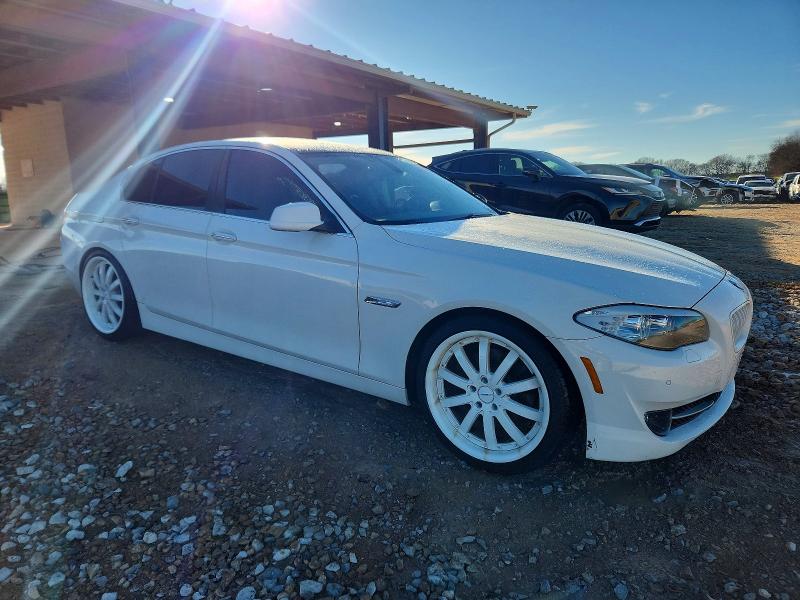 72615885 :رقم المزاد ، WBAFR1C52BDS36039 vin ، 2011 Bmw 528 مزاد بيع