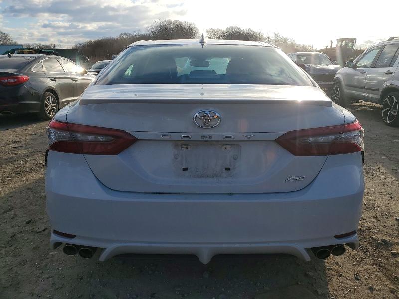 2022 Toyota Camry მანქანა იყიდება აუქციონზე, vin: 4T1K61AK9NU015413, აუქციონის ნომერი: 98356335