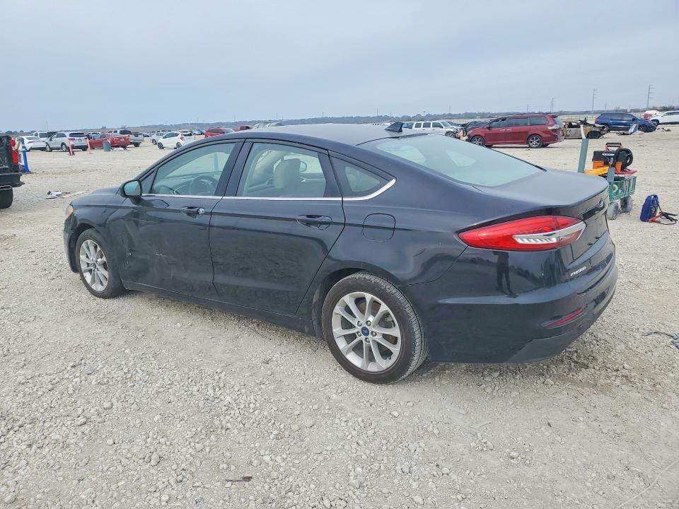 75453155 :رقم المزاد ، 3FA6P0LU9KR207077 vin ، 2019 Ford Fusion Se مزاد بيع