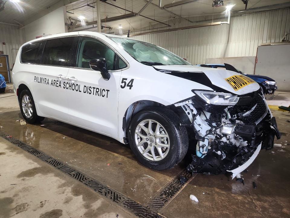 Продажа на аукционе авто 2024 Chrysler Pacifica, vin: 2C4RC1BG8RR109744, номер лота: 75189695