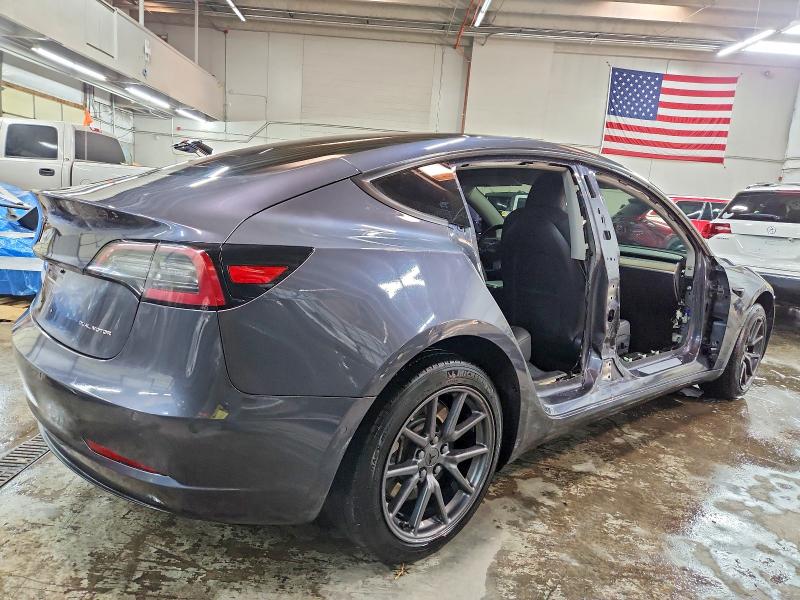 Продажа на аукционе авто 2018 Tesla Model 3, vin: 5YJ3E1EB4JF128548, номер лота: 73821055