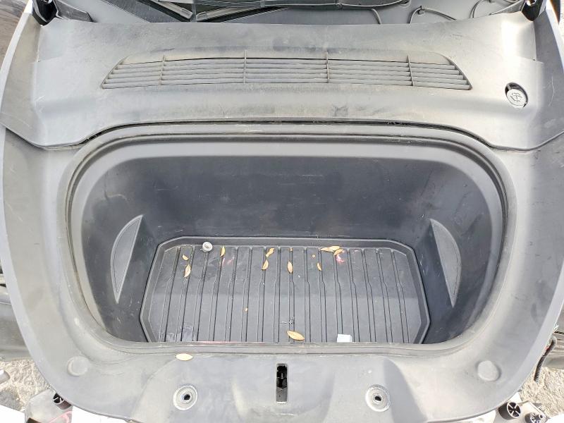 2024 Tesla Model Y მანქანა იყიდება აუქციონზე, vin: 7SAYGDED1RF027517, აუქციონის ნომერი: 73447695