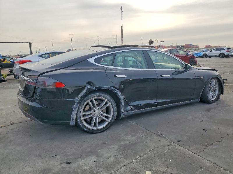 Продажа на аукционе авто 2014 Tesla Model S, vin: 5YJSA1H1XEFP33318, номер лота: 75109295