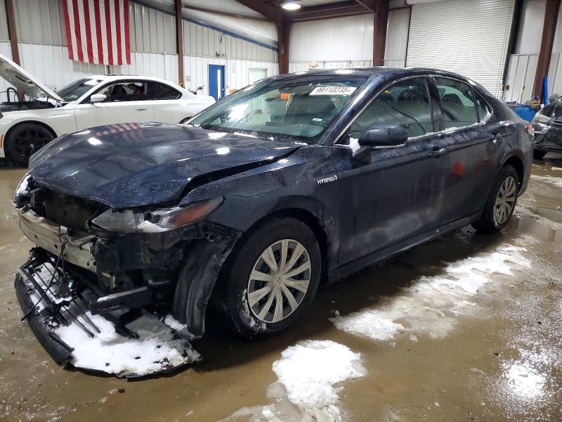 Auction sale of the 2021 Toyota Camry Hybrid, vin: 4T1C31AK5MU557586, lot number: 99110235