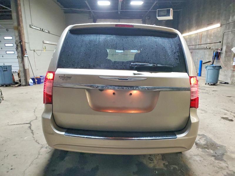 98815805 :رقم المزاد ، 2C4RC1BG5ER232699 vin ، 2014 Chrysler Town & Country مزاد بيع