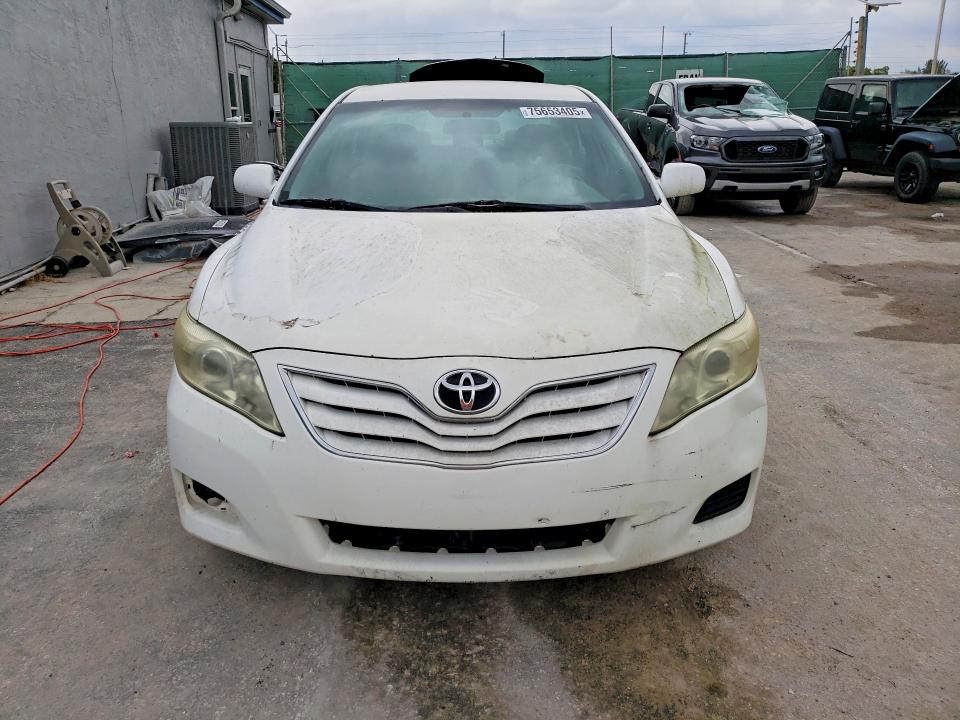 2010 Toyota Camry Base მანქანა იყიდება აუქციონზე, vin: 4T1BF3EK3AU552679, აუქციონის ნომერი: 75653405