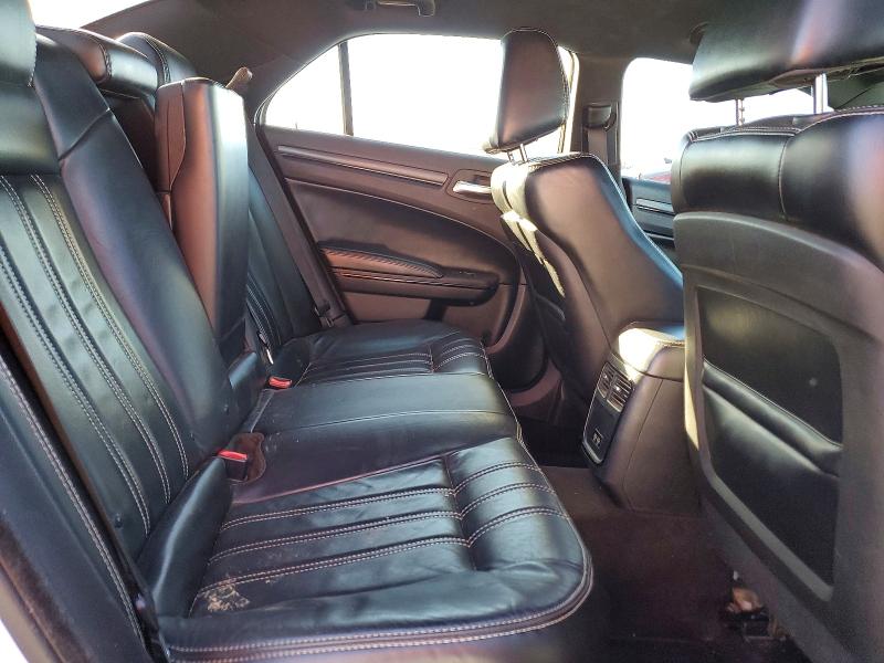 98967245 :رقم المزاد ، 2C3CCAGG8FH923011 vin ، 2015 Chrysler 300 مزاد بيع