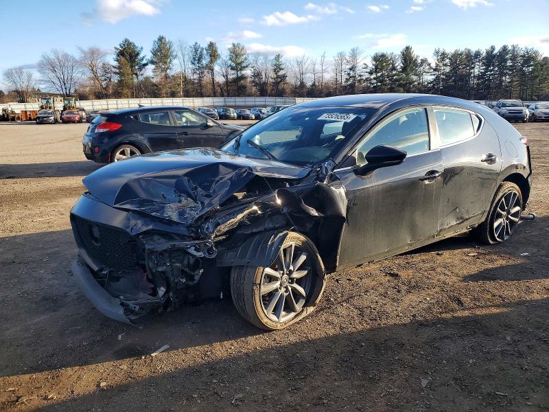 73526565 :رقم المزاد ، JM1BPAKL6N1513028 vin ، 2022 Mazda 3 مزاد بيع