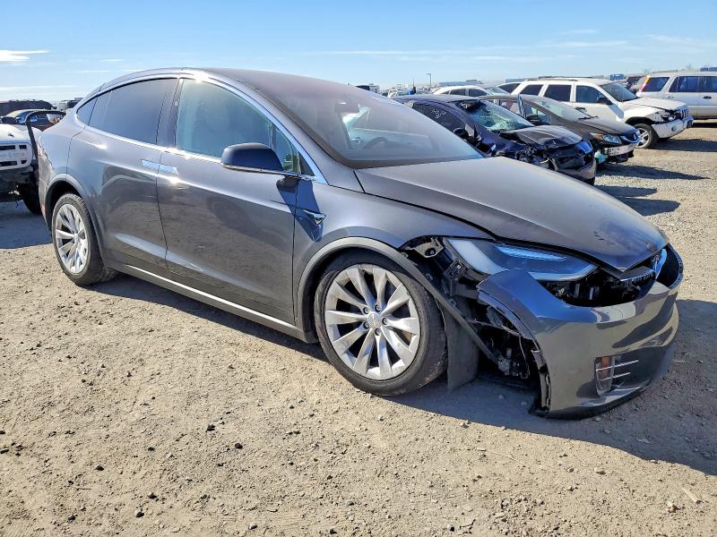 2017 Tesla Model X მანქანა იყიდება აუქციონზე, vin: 5YJXCBE28HF054655, აუქციონის ნომერი: 73262335