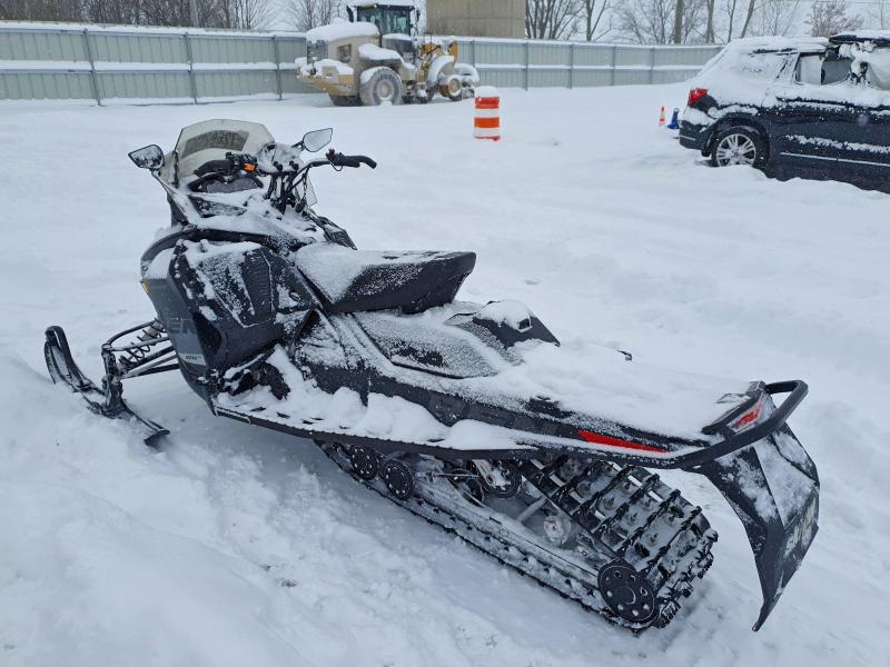 72699815 :رقم المزاد ، 2BPSUFKB3KV000010 vin ، 2019 Ski Doo Renegade مزاد بيع