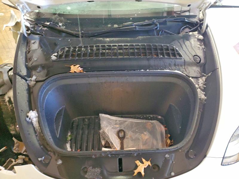 75077735 :رقم المزاد ، 7SAYGDEFXNF551518 vin ، 2022 Tesla Model Y مزاد بيع