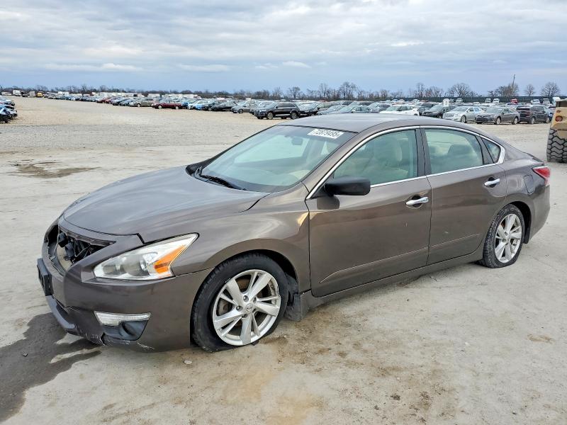 2015 Nissan Altima მანქანა იყიდება აუქციონზე, vin: 1N4AL3AP3FC112992, აუქციონის ნომერი: 72879495