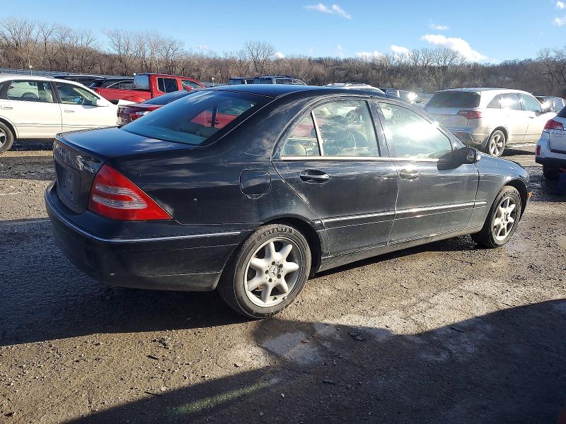 72246915 :رقم المزاد ، WDBRF81J44F442700 vin ، 2004 Mercedes-benz C مزاد بيع