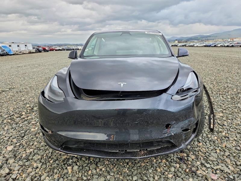 2025 Tesla Model Y მანქანა იყიდება აუქციონზე, vin: 7SAYGDED9SF272524, აუქციონის ნომერი: 98174265