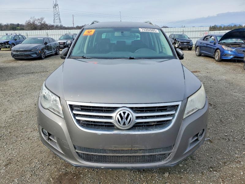 Продажа на аукционе авто 2011 Volkswagen Tiguan, vin: WVGBV7AX1BW552908, номер лота: 74392005