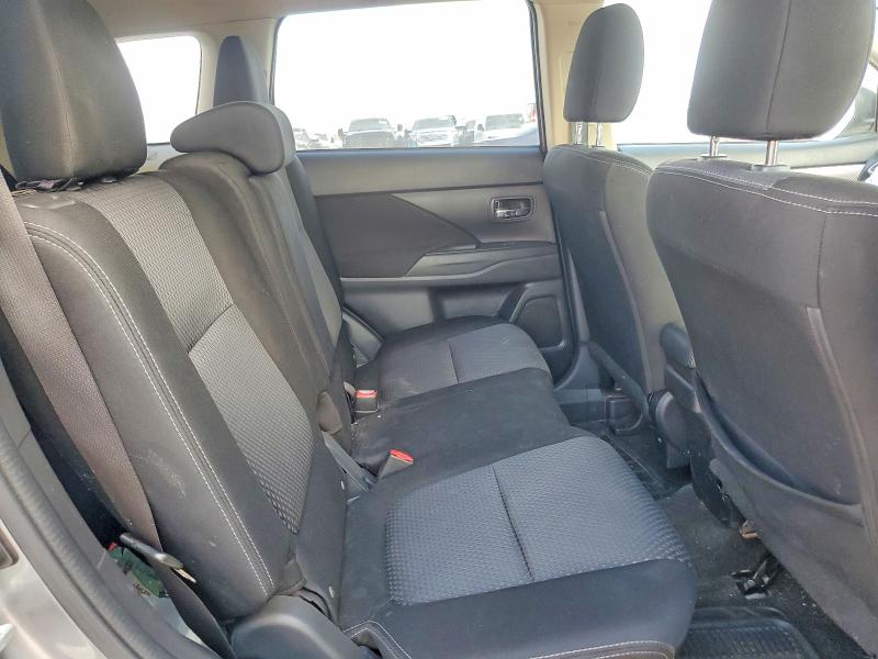 Продаж на аукціоні авто 2018 Mitsubishi Outlander, vin: JA4AD2A3XJZ062106, номер лоту: 98462475