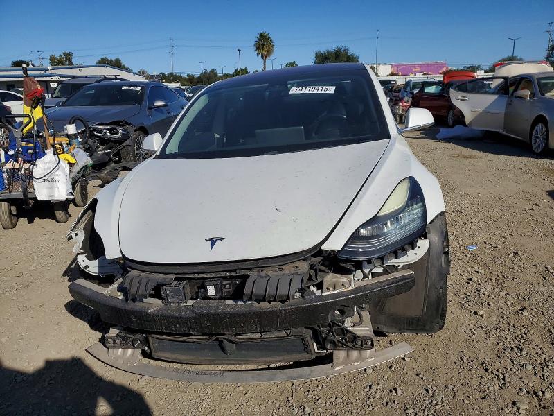 2017 Tesla Model 3 მანქანა იყიდება აუქციონზე, vin: 5YJ3E1EA4HF001087, აუქციონის ნომერი: 74110415