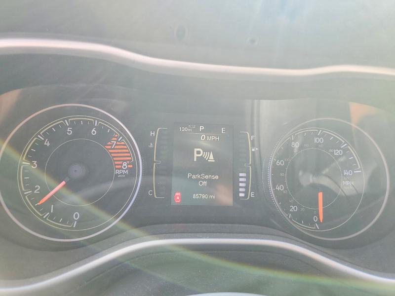 74704945 :رقم المزاد ، 1C4PJMCS9HW500439 vin ، 2017 Jeep Cherokee مزاد بيع