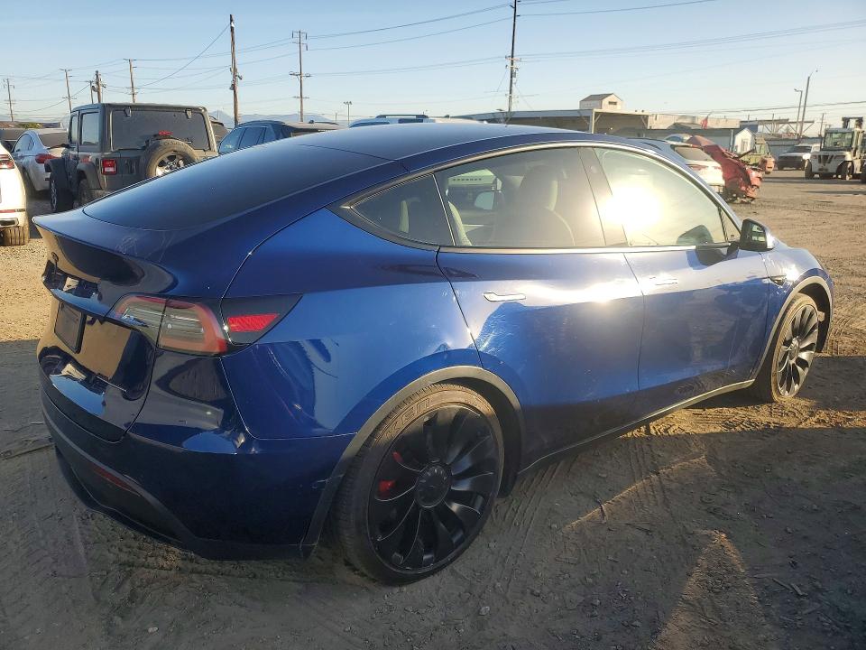 75466245 :رقم المزاد ، 7SAYGDEF4NF399946 vin ، 2022 Tesla Model Y مزاد بيع