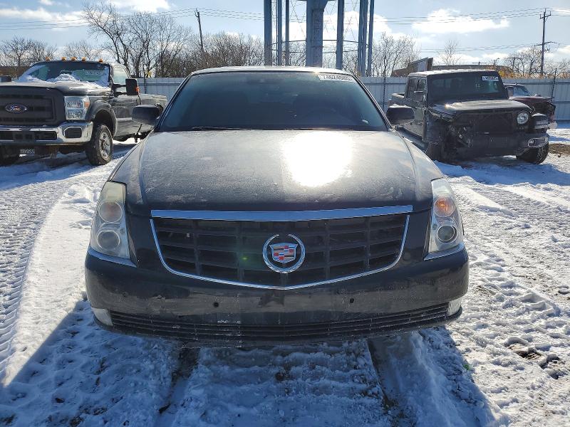 2011 Cadillac Dts მანქანა იყიდება აუქციონზე, vin: 1G6KH5E67BU141268, აუქციონის ნომერი: 74624085