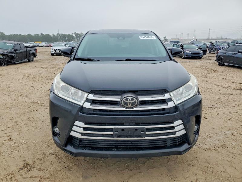 Продажа на аукционе авто 2018 Toyota Highlander, vin: 5TDZZRFH0JS243630, номер лота: 74439835