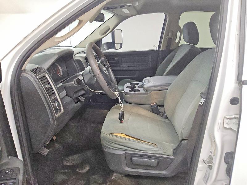 97329215 :رقم المزاد ، 3C6UR5HJ4FG586893 vin ، 2015 Ram 2500 مزاد بيع