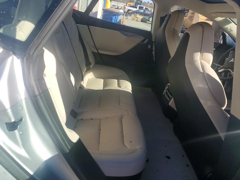 98818775 :رقم المزاد ، 5YJSA1E27HF231691 vin ، 2017 Tesla Model S مزاد بيع