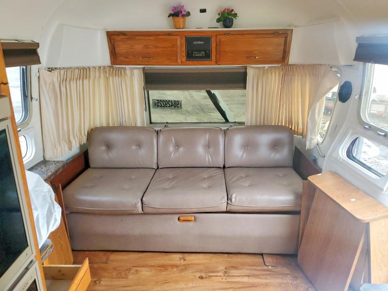 98429225 :رقم المزاد ، 1STGEAJ2XKJ506780 vin ، 1989 Airstream Excella مزاد بيع