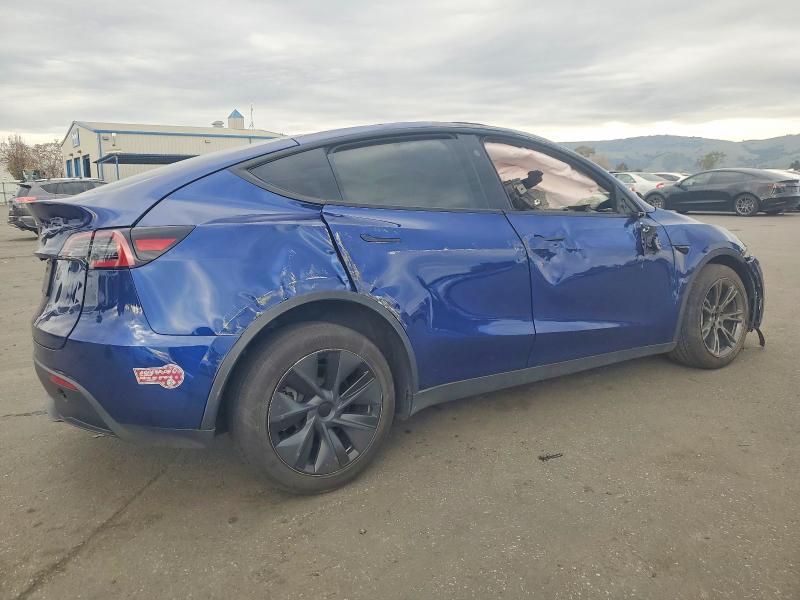 98464695 :رقم المزاد ، 7SAYGDED1SF236715 vin ، 2025 Tesla Model Y مزاد بيع