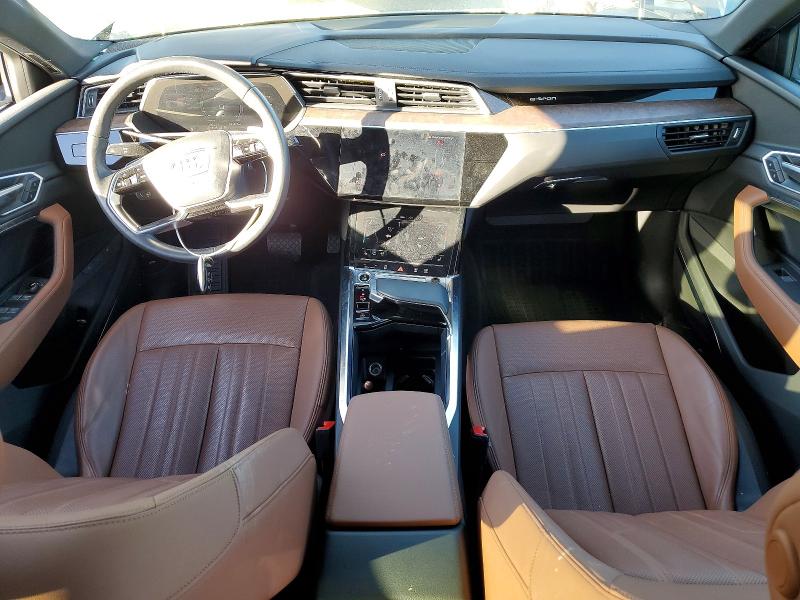 2022 Audi E-tron მანქანა იყიდება აუქციონზე, vin: WA1LAAGE7NB014081, აუქციონის ნომერი: 75254765