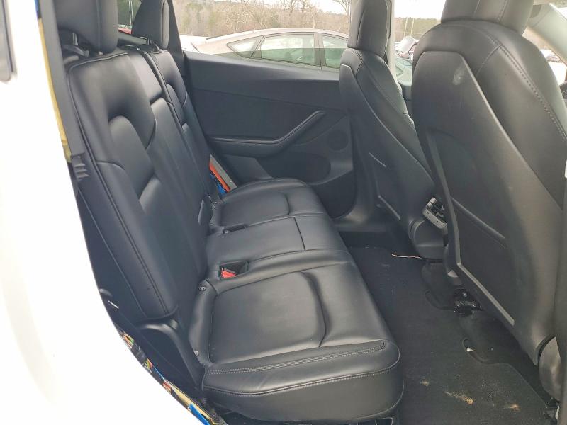 75092055 :رقم المزاد ، 5YJYGDED0MF103718 vin ، 2021 Tesla Model Y مزاد بيع