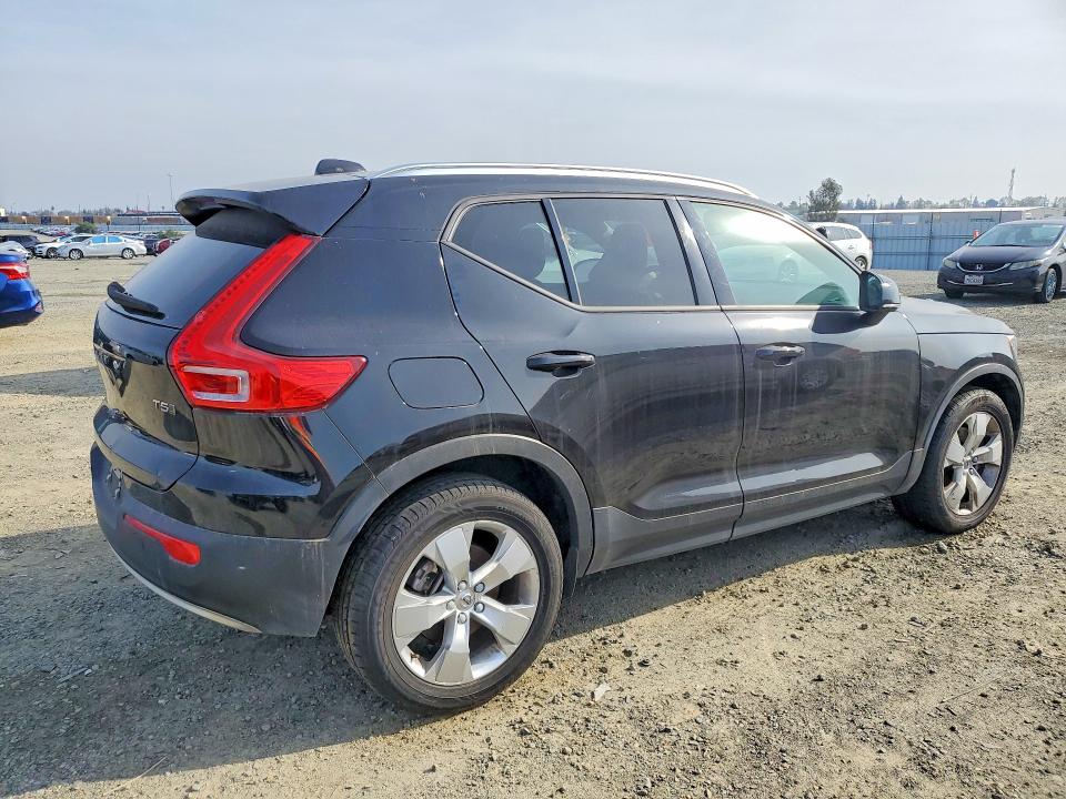 73046165 :رقم المزاد ، YV4162UK8L2267483 vin ، 2020 Volvo Xc40 T5 Mo مزاد بيع