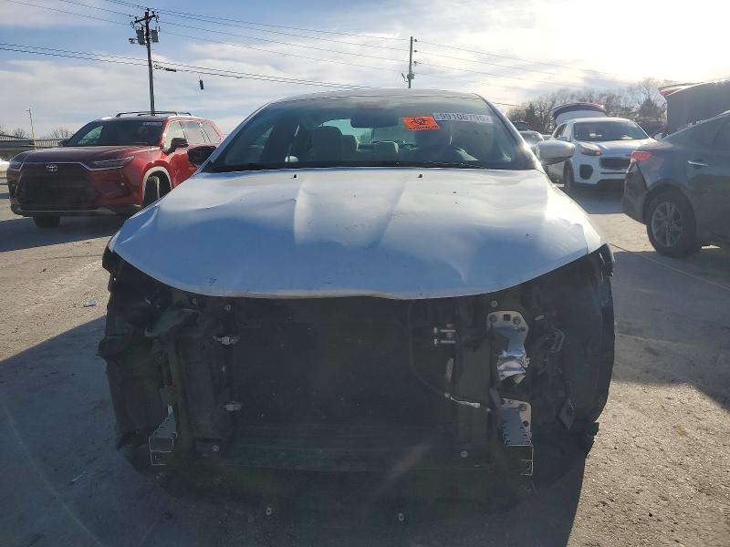 99106795 :رقم المزاد ، 1C3CCCAB9FN610050 vin ، 2015 Chrysler 200 مزاد بيع