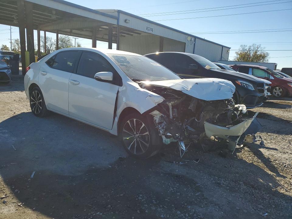74668845 :رقم المزاد ، 5YFBURHE1JP786111 vin ، 2018 Toyota Corolla مزاد بيع
