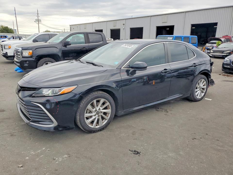 Продаж на аукціоні авто 2021 Toyota Camry, vin: 4T1C11AK6MU581627, номер лоту: 50733886