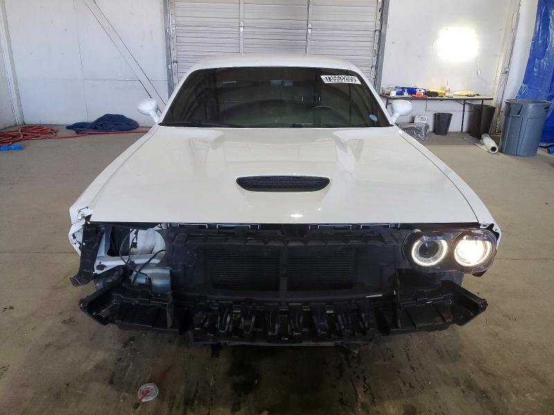 73553205 :رقم المزاد ، 2C3CDZBT1NH105621 vin ، 2022 Dodge Challenger مزاد بيع