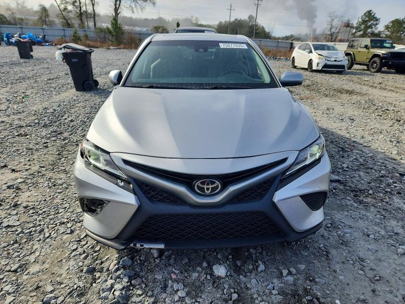 Продажа на аукционе авто 2018 Toyota Camry, vin: 4T1B11HKXJU015483, номер лота: 75077635