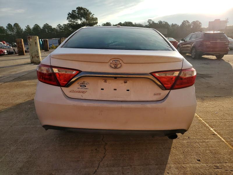 74092055 :رقم المزاد ، 4T1BF1FK6FU051862 vin ، 2015 Toyota Camry مزاد بيع