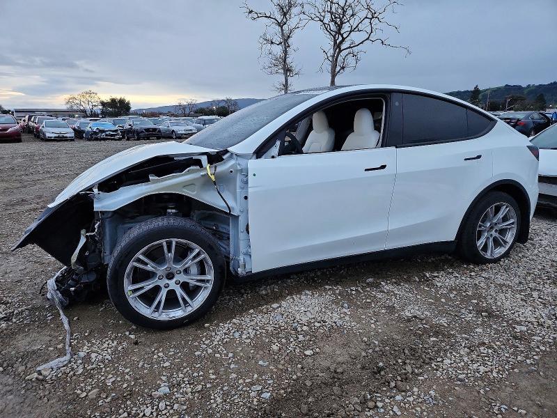 Auction sale of the 2023 Tesla Model Y, vin: 7SAYGDEE0PF739863, lot number: 98970015