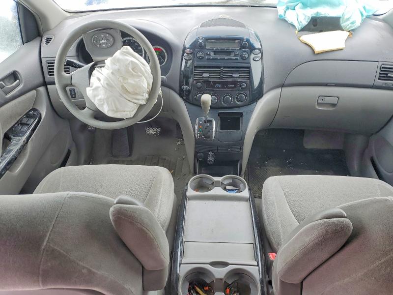 2004 Toyota Sienna მანქანა იყიდება აუქციონზე, vin: 5TDZA29C94S126292, აუქციონის ნომერი: 74585225