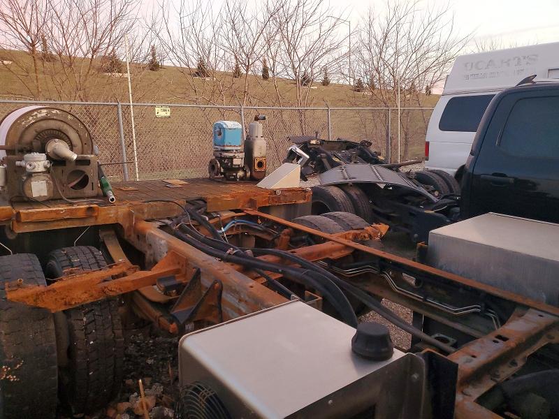 98049005 :رقم المزاد ، 1FDXF46F51EA21474 vin ، 2001 Ford F450 مزاد بيع