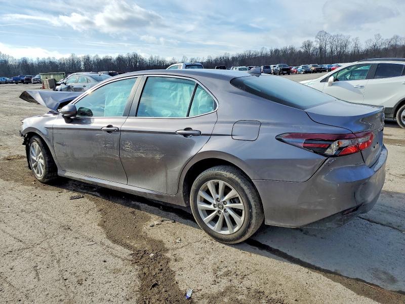 2022 Toyota Camry მანქანა იყიდება აუქციონზე, vin: 4T1C11BK5NU070197, აუქციონის ნომერი: 72245605