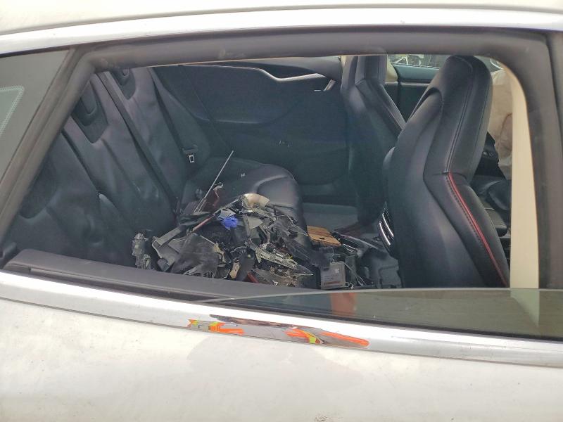 72196755 :رقم المزاد ، 5YJSA1CP7DFP08029 vin ، 2013 Tesla Model S مزاد بيع