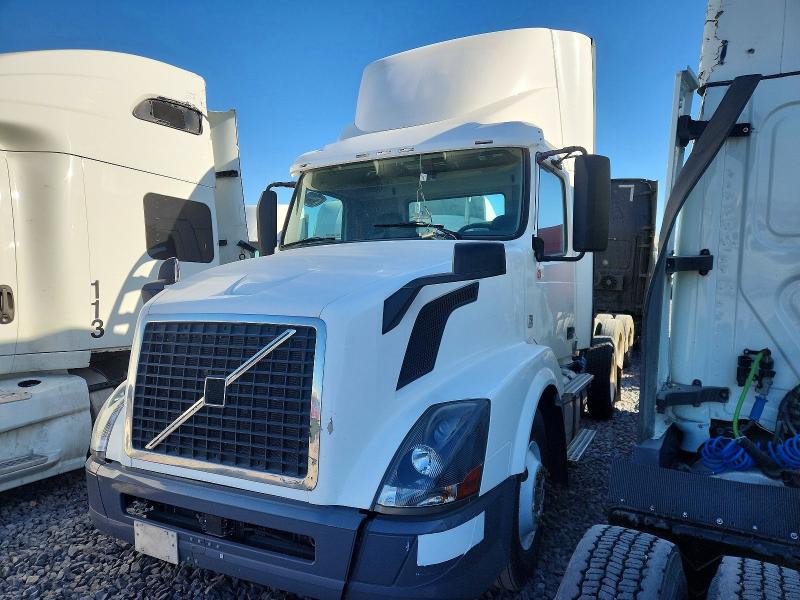 2012 Volvo Vn Vnl მანქანა იყიდება აუქციონზე, vin: 4V4N19EH2CN549507, აუქციონის ნომერი: 93030885