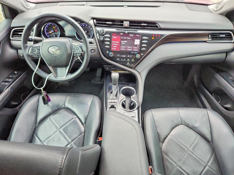 99517745 :رقم المزاد ، 4T1B11HK8KU707338 vin ، 2019 Toyota Camry مزاد بيع
