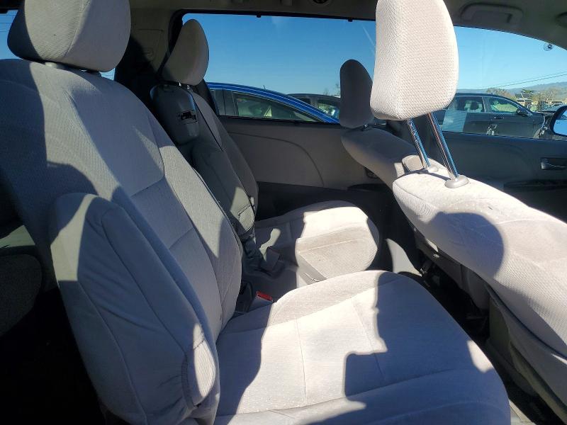 73748035 :رقم المزاد ، 5TDKZ3DC6HS833525 vin ، 2017 Toyota Sienna Le مزاد بيع