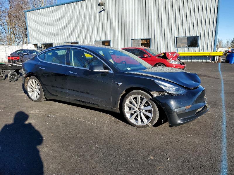 Продажа на аукционе авто 2018 Tesla Model 3, vin: 5YJ3E1EB6JF186712, номер лота: 72962505