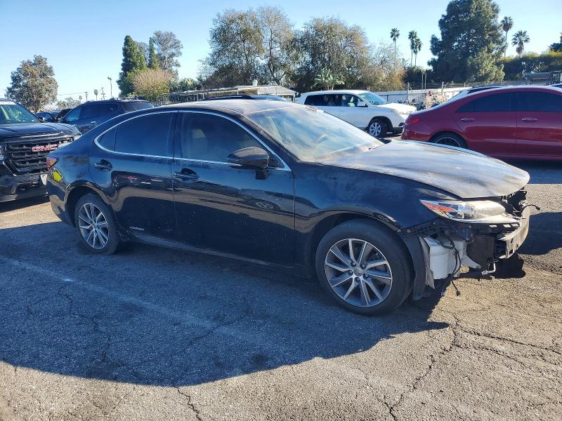 99985635 :رقم المزاد ، JTHBW1GG8H2134821 vin ، 2017 Lexus Es مزاد بيع